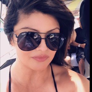 Meet your Posher, Priscilla